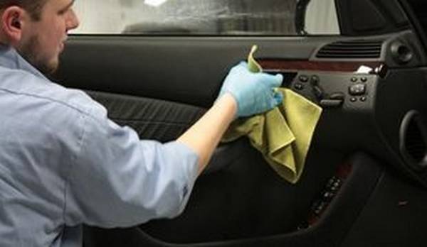 Химчистка салона авто своими руками: технология и какие средства для чистки выбрать с фото