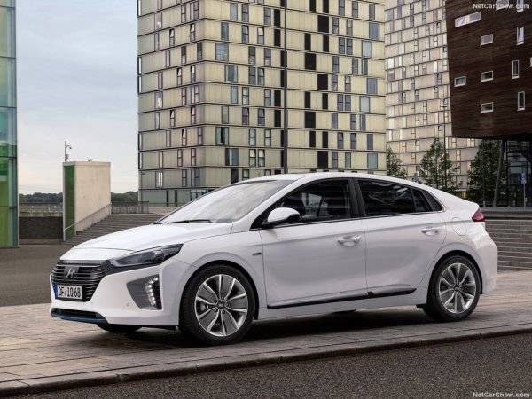 Hyundai Ioniq - лучше Приуса? - фото