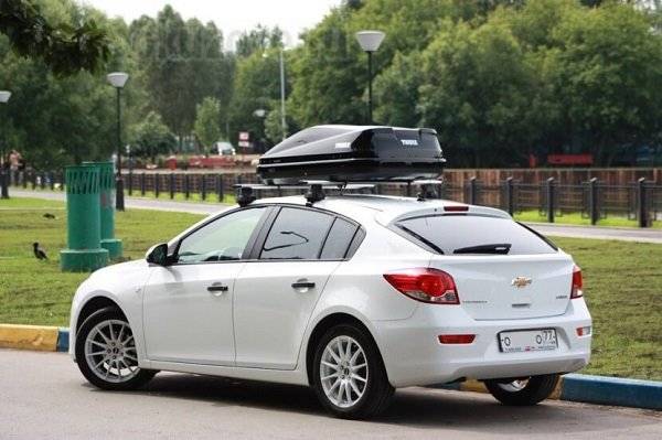 Как установить багажник на крышу автомобиля - фото