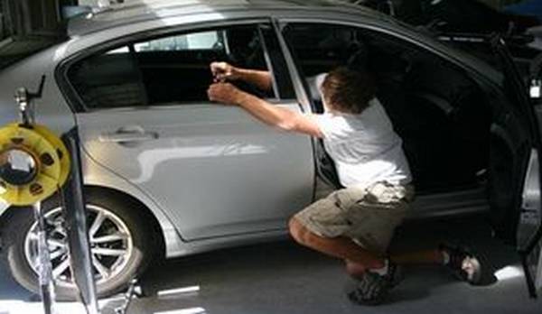 Удаление царапин и вмятин на кузове автомобиля — инструкция от профессионал ... - фото