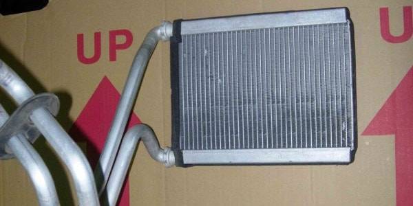 Замена радиатора печки в Toyota Corolla - фото